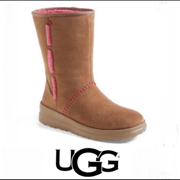 UGG Shoes - ♦️SOLD♦️UGG Australia I Heart Kisses Tan Suede